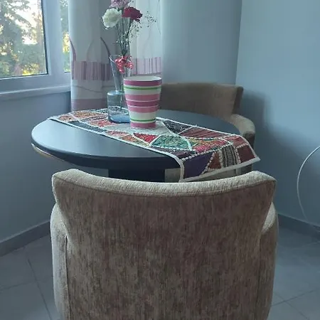 10 Apartmants Olimpia Mir *