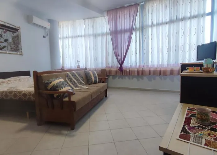 10 Apartmants Olimpia Mir Apartment *