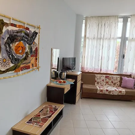 10 Apartmants Olimpia Mir *