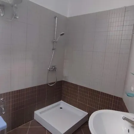 10 Apartmants Olimpia Mir * دراس