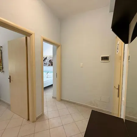 Apartment 10 Apartmants Olimpia Mir *