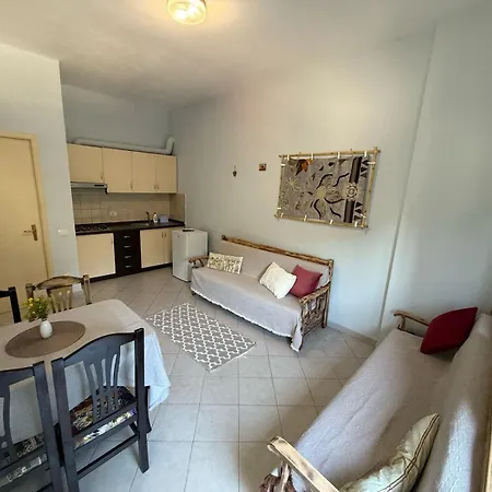 10 Apartmants Olimpia Mir دراس