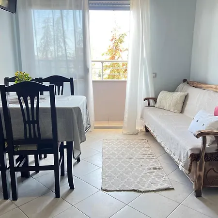 10 Apartmants Olimpia Mir شقة دراس